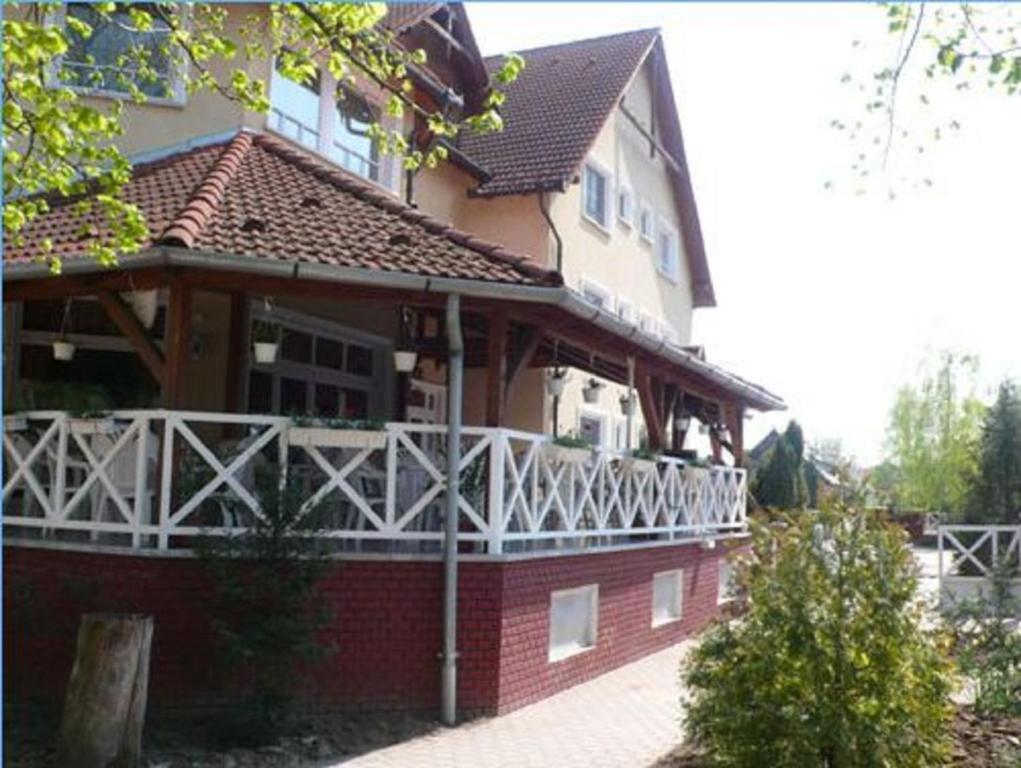 Hotel Francoise Balatonlelle Dış mekan fotoğraf
