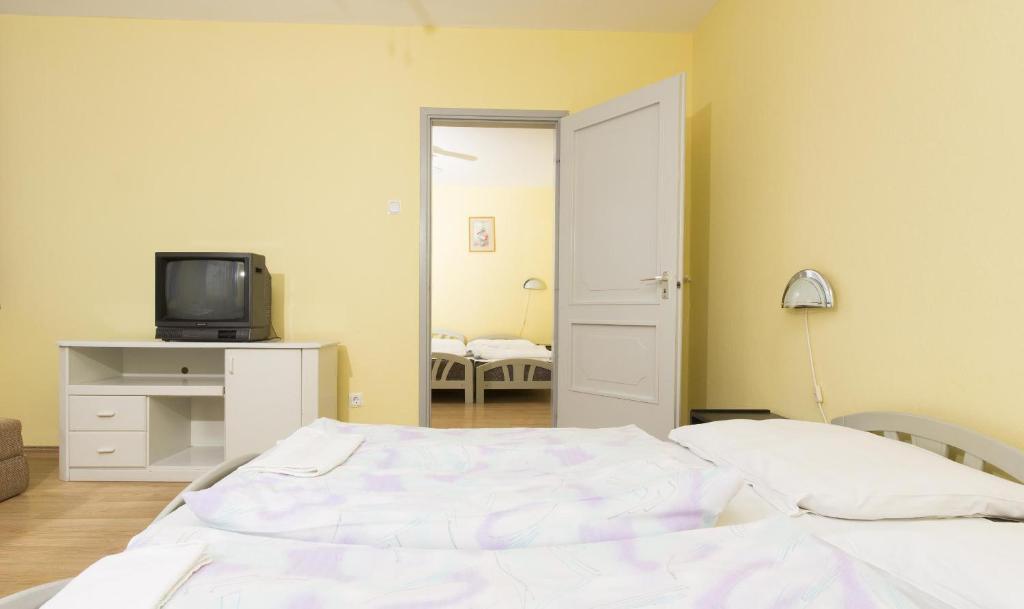 Hotel Francoise Balatonlelle Dış mekan fotoğraf