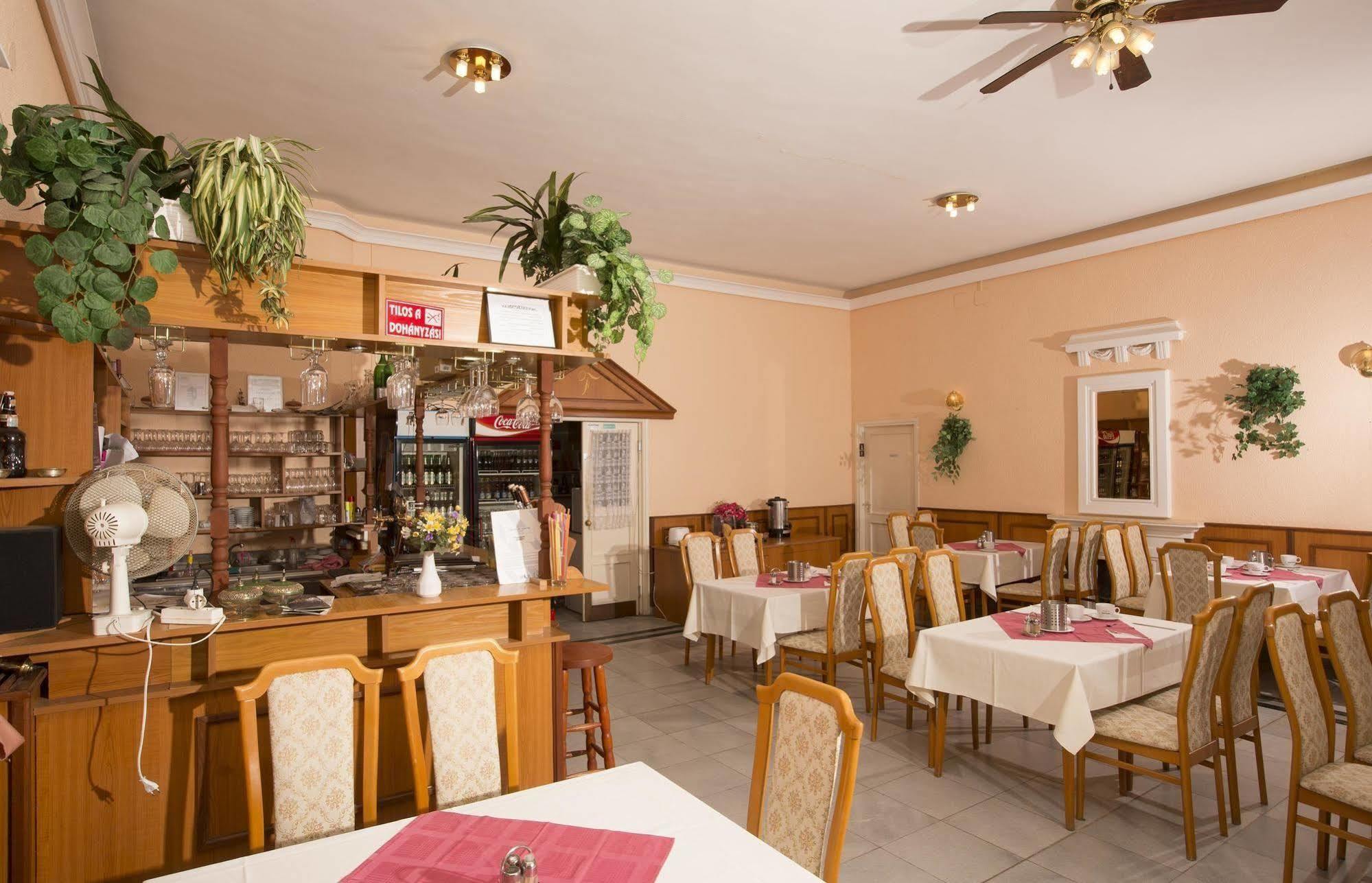 Hotel Francoise Balatonlelle Dış mekan fotoğraf