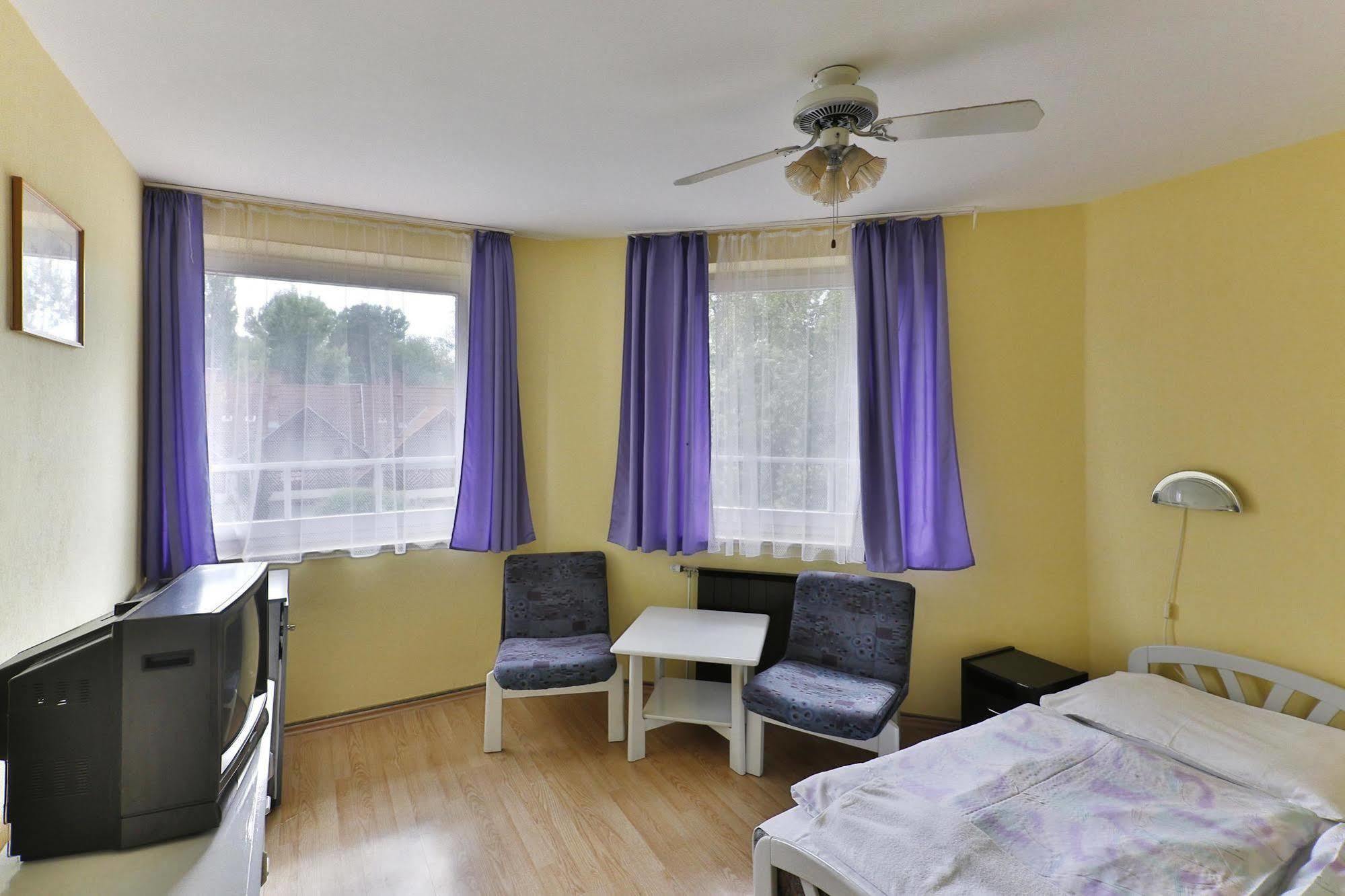 Hotel Francoise Balatonlelle Dış mekan fotoğraf
