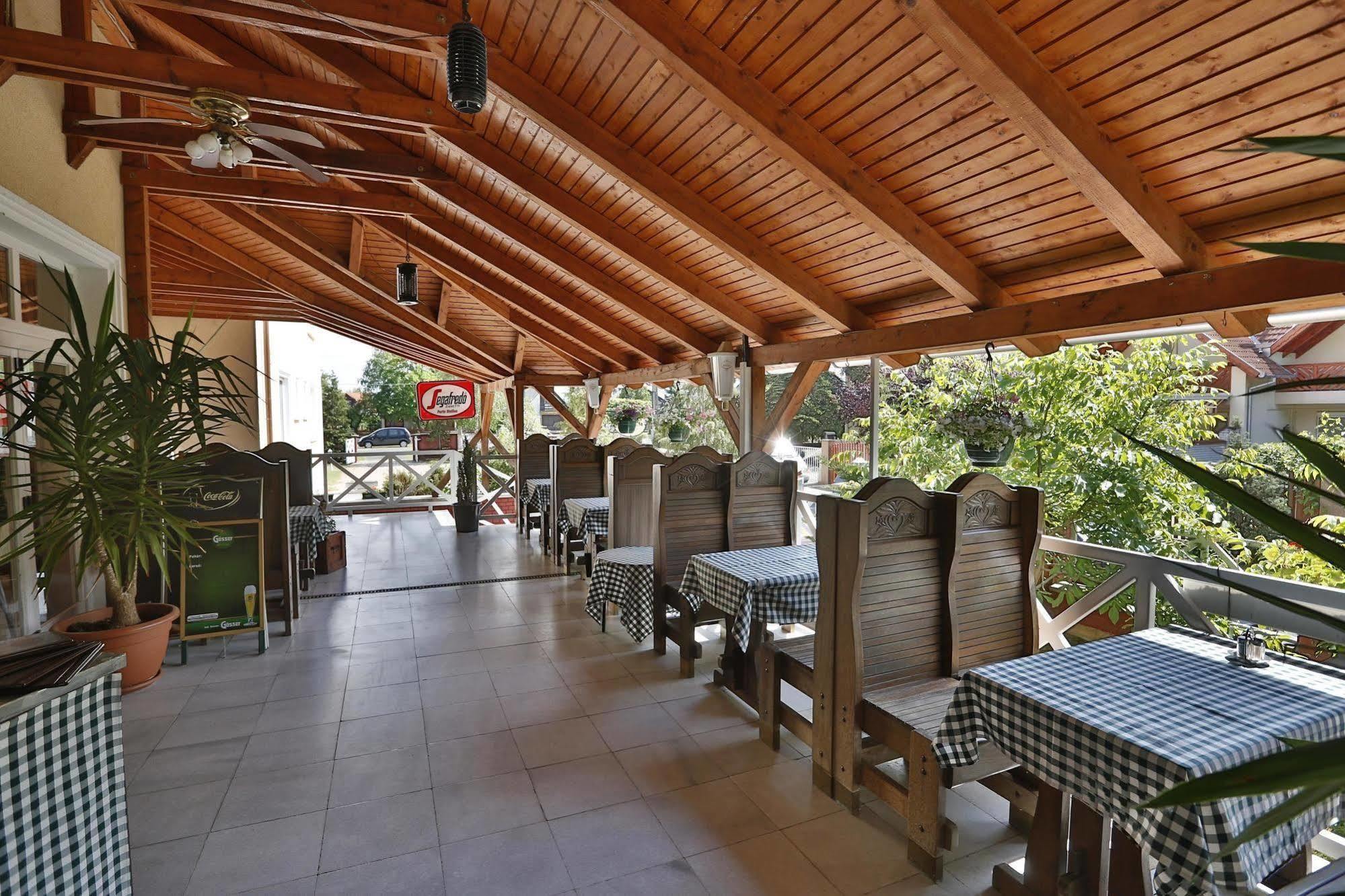 Hotel Francoise Balatonlelle Dış mekan fotoğraf