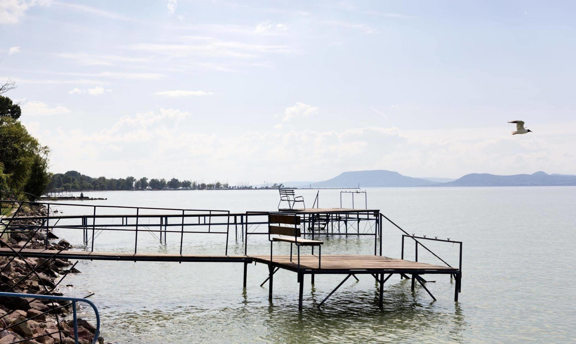 Hotel Francoise Balatonlelle Dış mekan fotoğraf